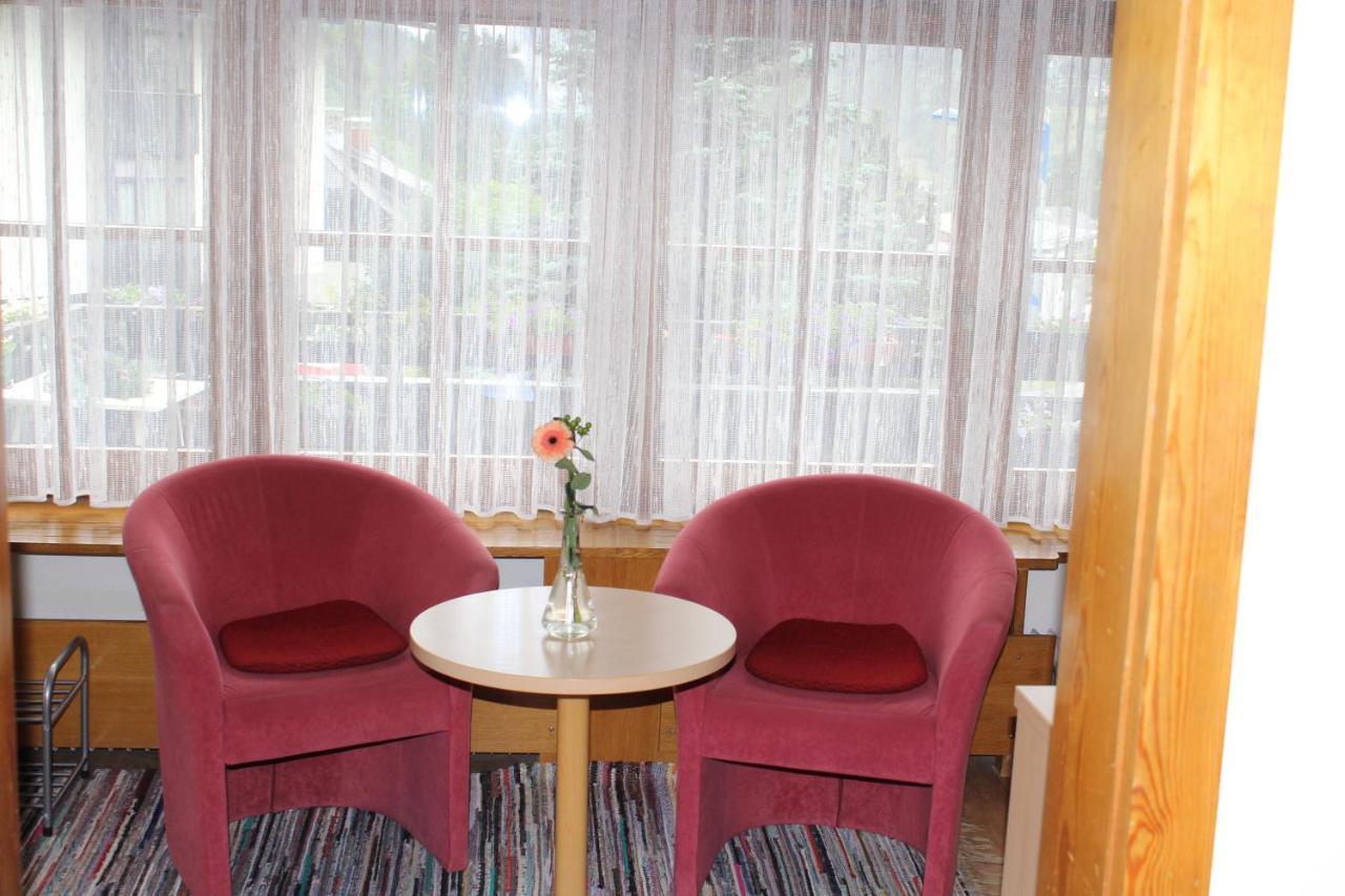 Hotel Alt Kirchheim Бад Клайнкирххайм Екстериор снимка