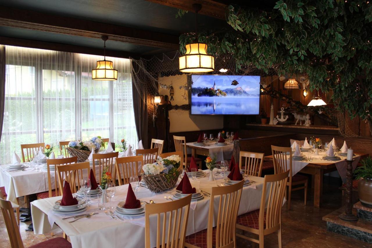 Hotel Alt Kirchheim Бад Клайнкирххайм Екстериор снимка