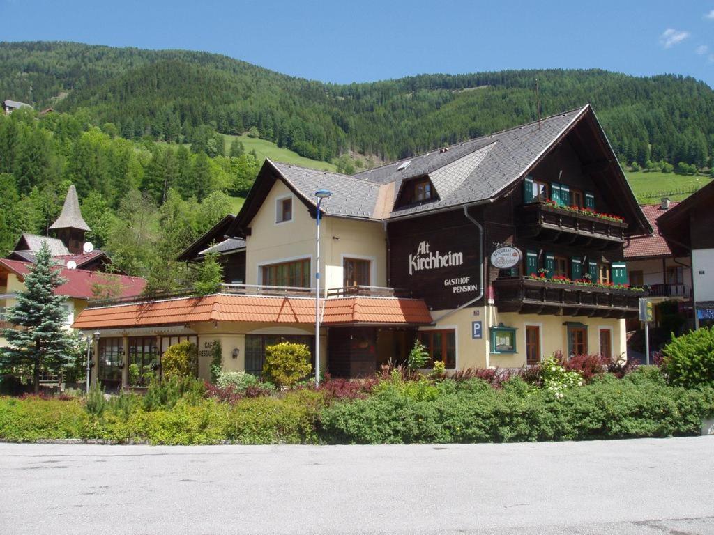 Hotel Alt Kirchheim Бад Клайнкирххайм Екстериор снимка