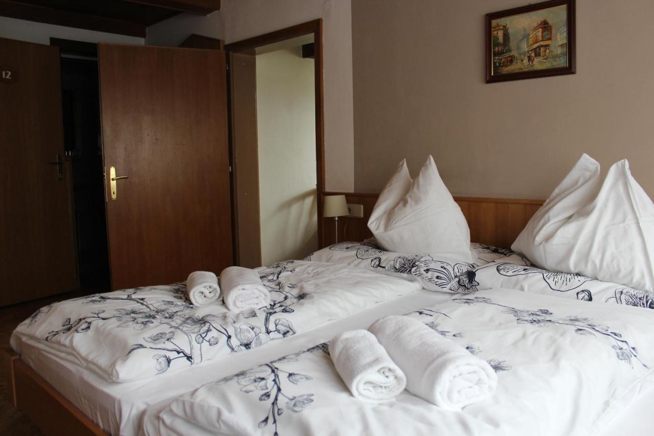 Hotel Alt Kirchheim Бад Клайнкирххайм Екстериор снимка
