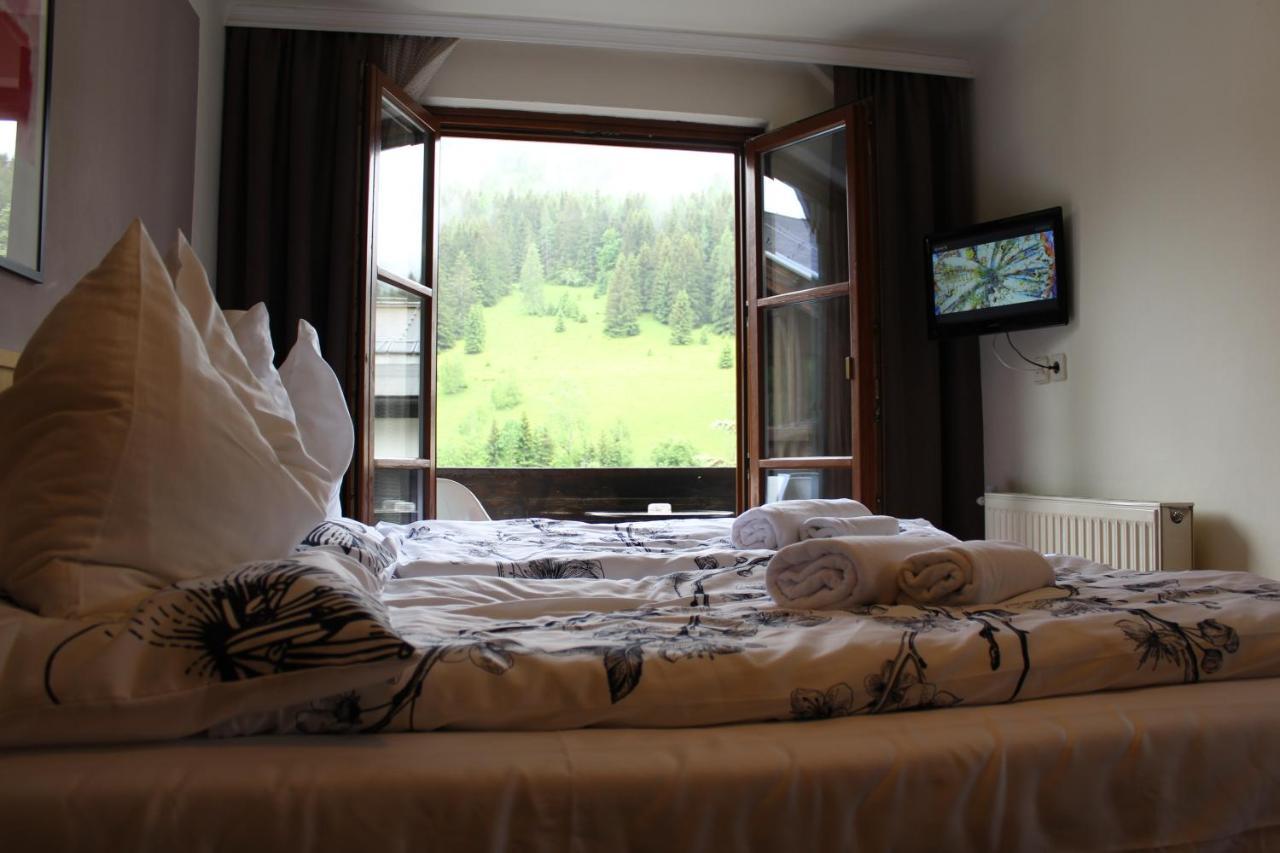 Hotel Alt Kirchheim Бад Клайнкирххайм Екстериор снимка