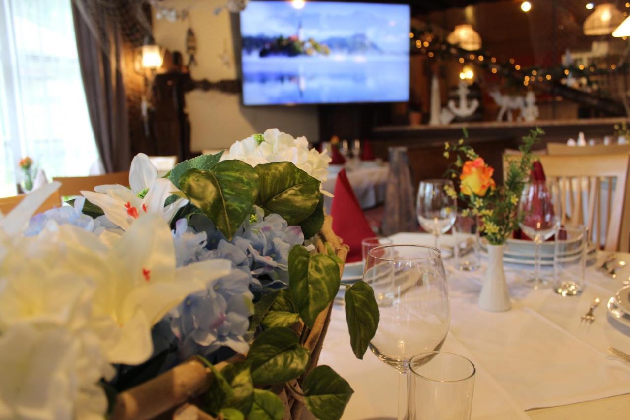 Hotel Alt Kirchheim Бад Клайнкирххайм Екстериор снимка