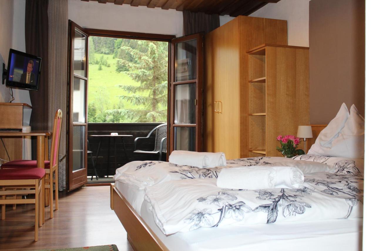 Hotel Alt Kirchheim Бад Клайнкирххайм Екстериор снимка